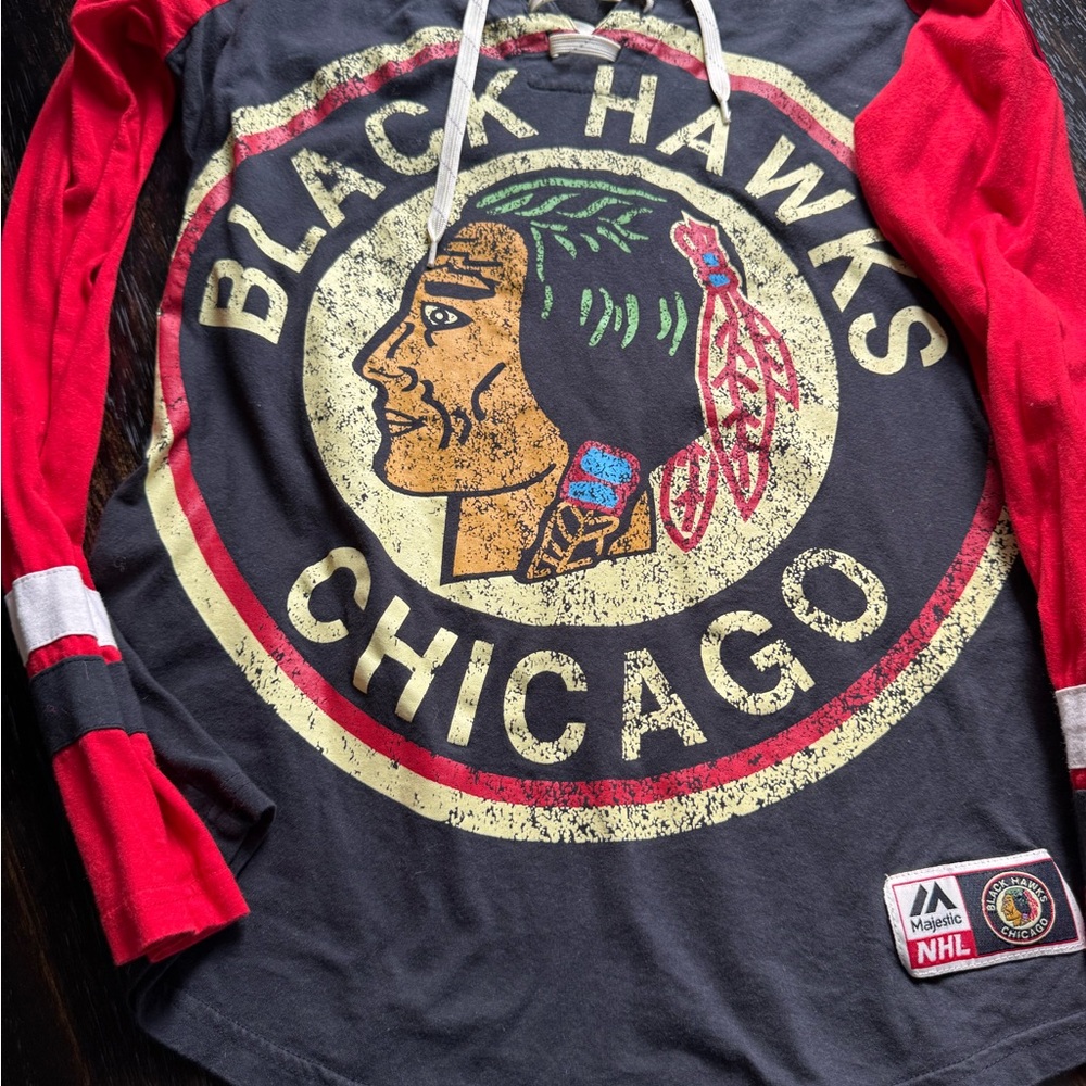 Chicago Blackhawks majestic vintage hockey NHL size Large 
Long sleeve shirt - Picture 2 of 5